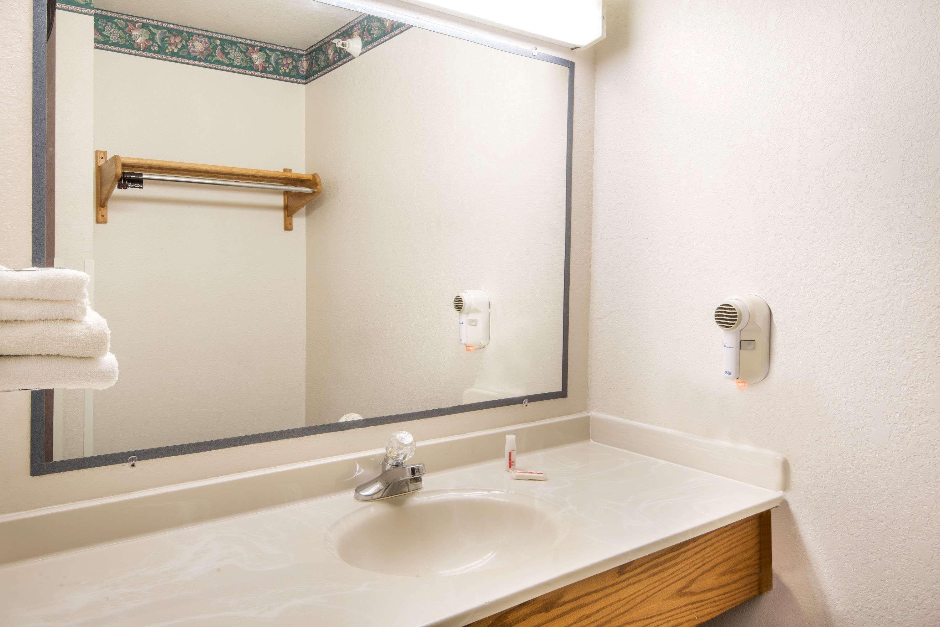 Hotel Super 8 By Wyndham Richfield Cleveland Zewnętrze zdjęcie